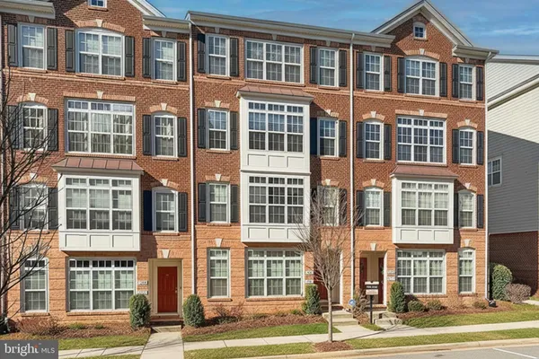 $537,500 | 19277 Harlow Square, Unit D422, Leesburg, VA 20176