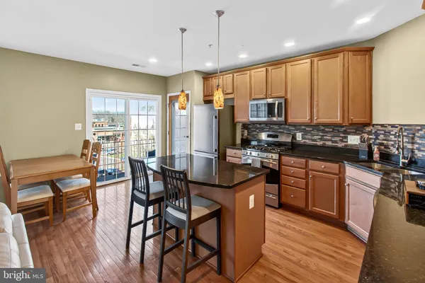 $537,500 | 19277 Harlow Square, Unit D422, Leesburg, VA 20176
