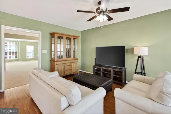 $537,500 | 19277 Harlow Square, Unit D422, Leesburg, VA 20176