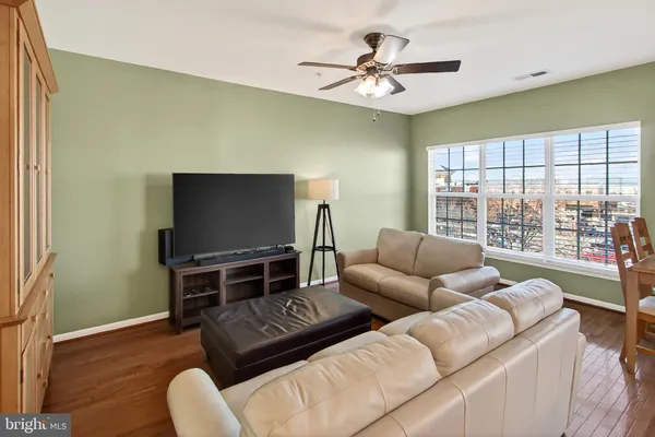 $537,500 | 19277 Harlow Square, Unit D422, Leesburg, VA 20176