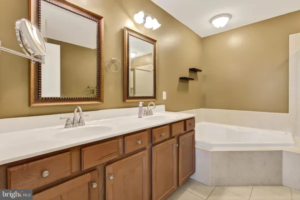 $537,500 | 19277 Harlow Square, Unit D422, Leesburg, VA 20176