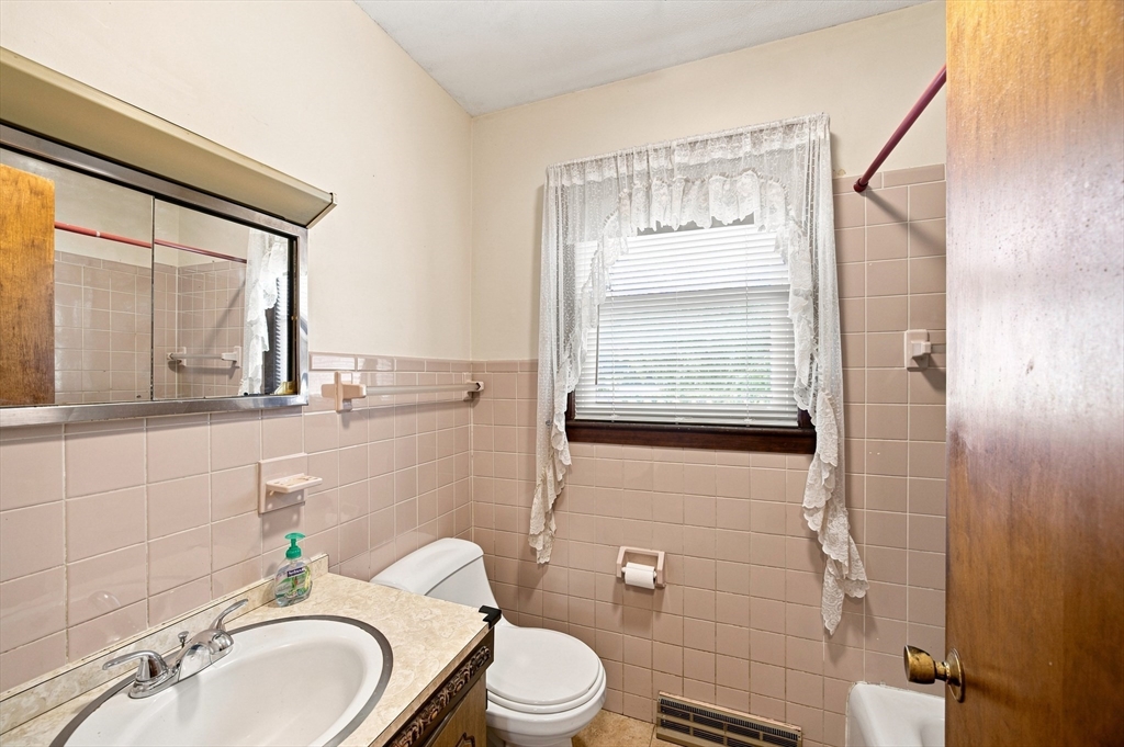 115 Bemis Road Holyoke, MA 01040 - Photo 14 of 29 Gallery Image 14