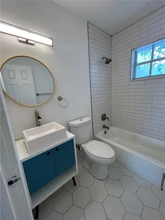 $1,900 | 571 Northeast 67th Street, Unit 3, Miami, FL 33138