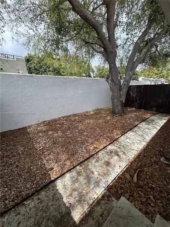 $1,900 | 571 Northeast 67th Street, Unit 3, Miami, FL 33138