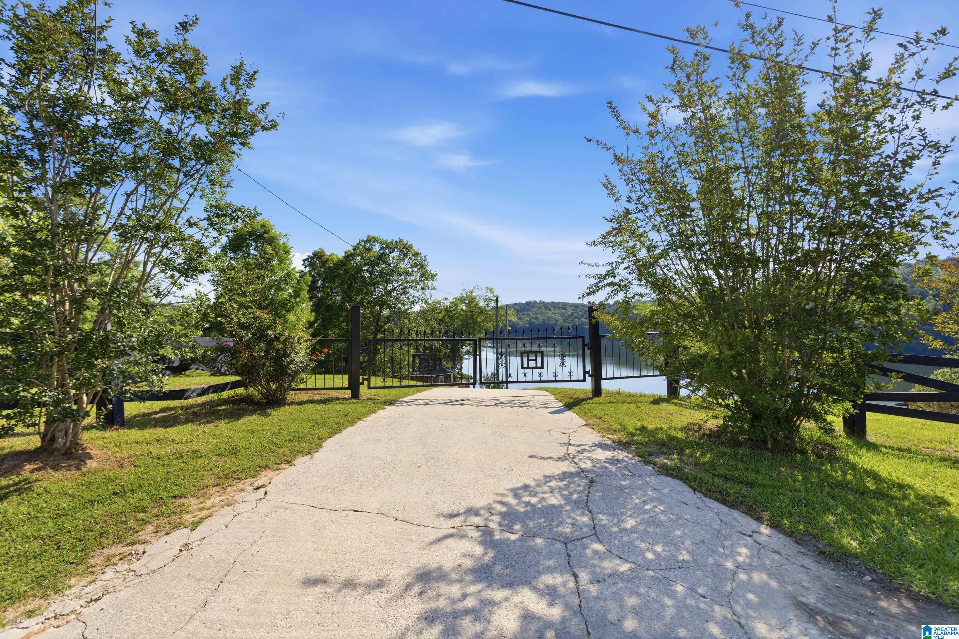 1595 Overlook Point Warrior, AL 35180 - Photo 2 of 41