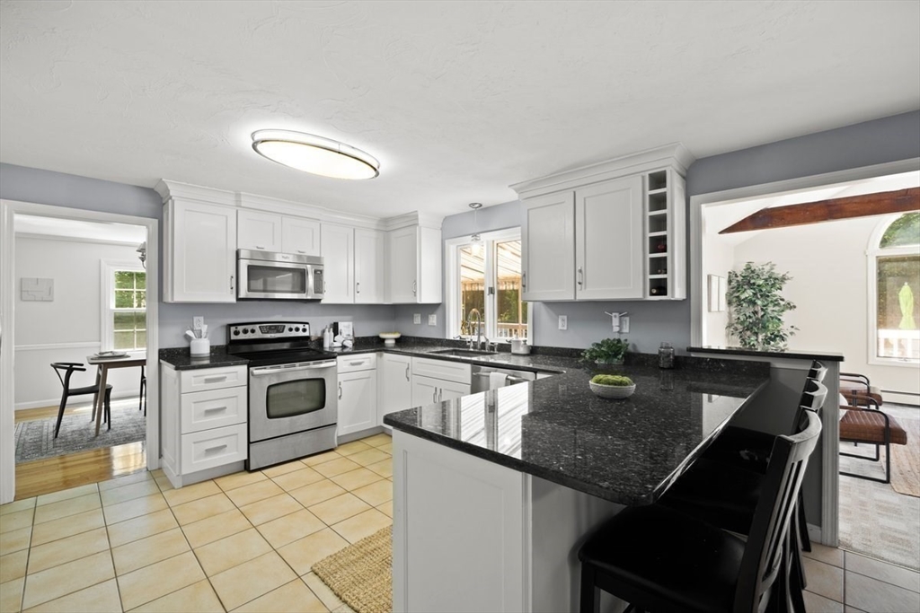 12 Fox Run Road Medway, MA 02053 - Photo 5 of 39 Gallery Image 5