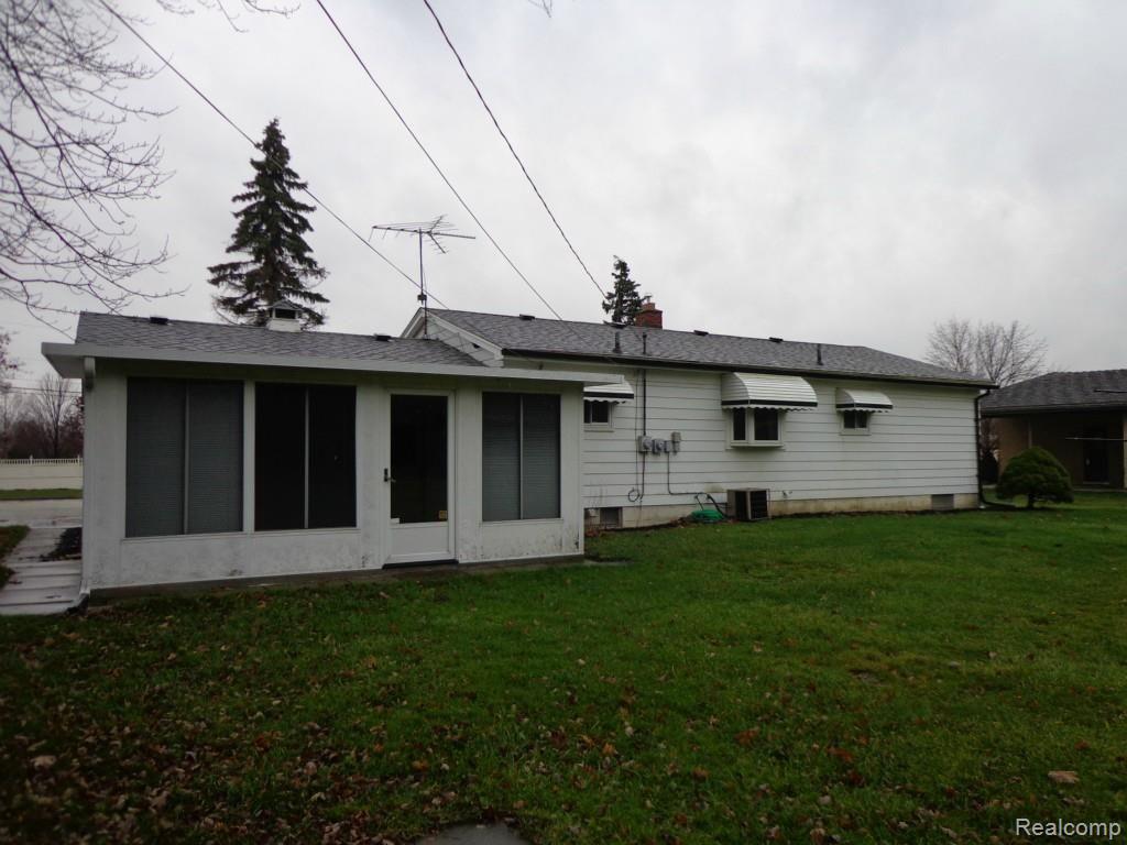 17403 Faulman Road Clinton Township, MI 48035 - Photo 27 of 30 17403 Faulman 044.jpg