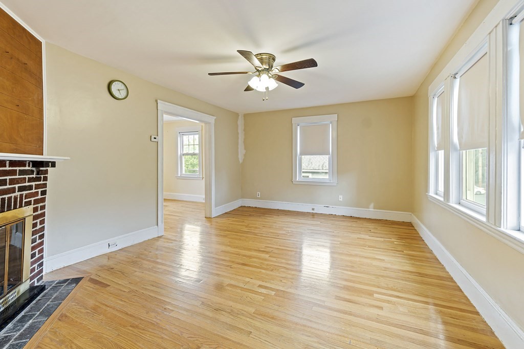 33 Crawford Road Braintree, MA 02184 - Photo 3 of 26 Gallery Image 3