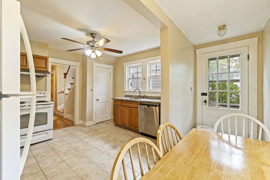 33 Crawford Road Braintree, MA 02184 - Photo 9 of 26 Gallery Image 9