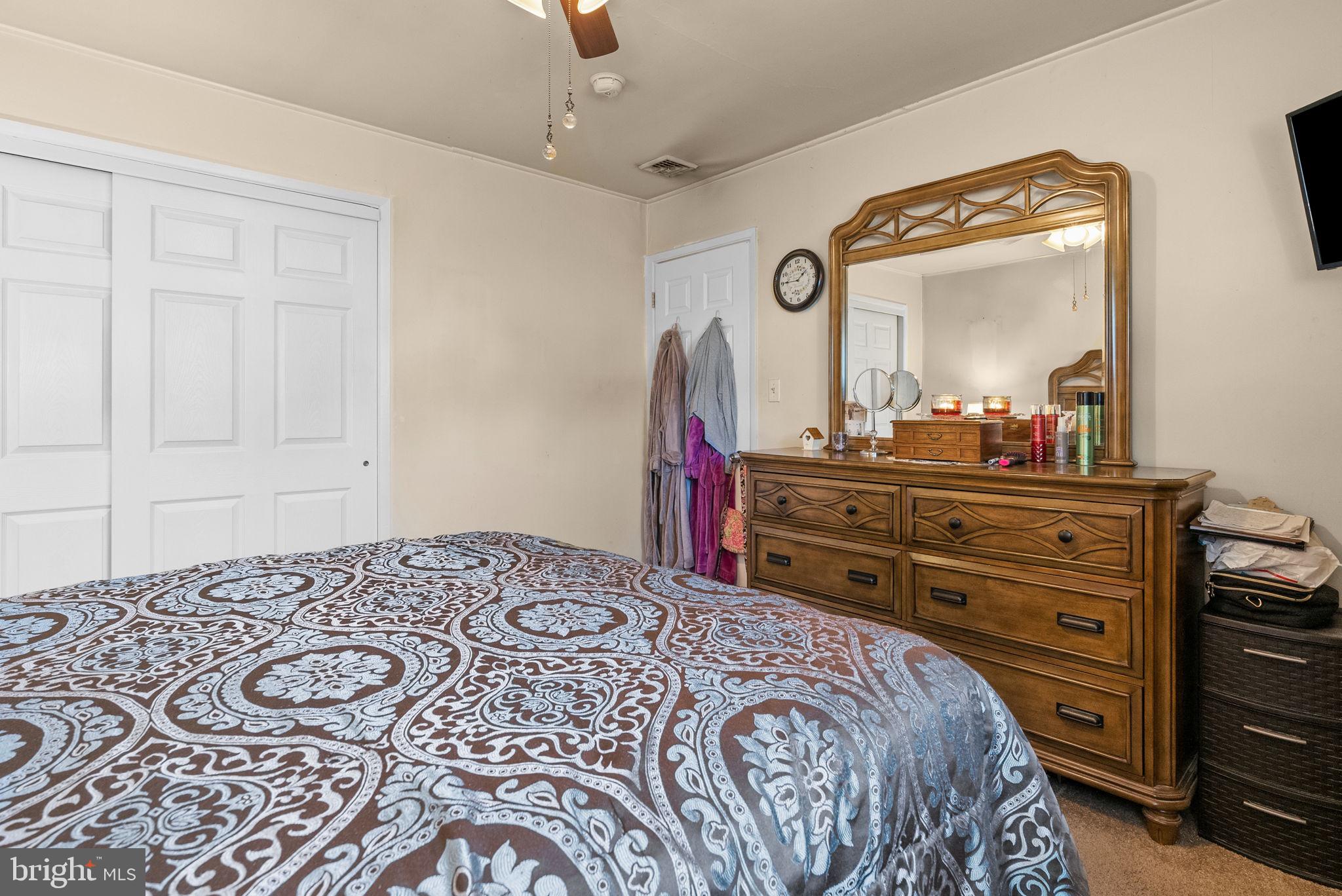 184 Farmbrook Drive Levittown, PA 19055 - Photo 15 of 23