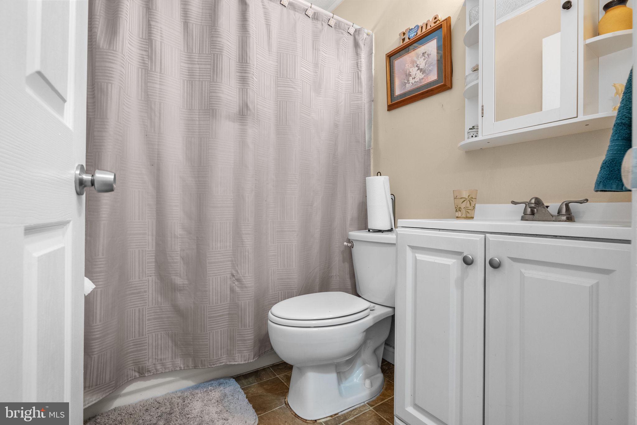 184 Farmbrook Drive Levittown, PA 19055 - Photo 17 of 23