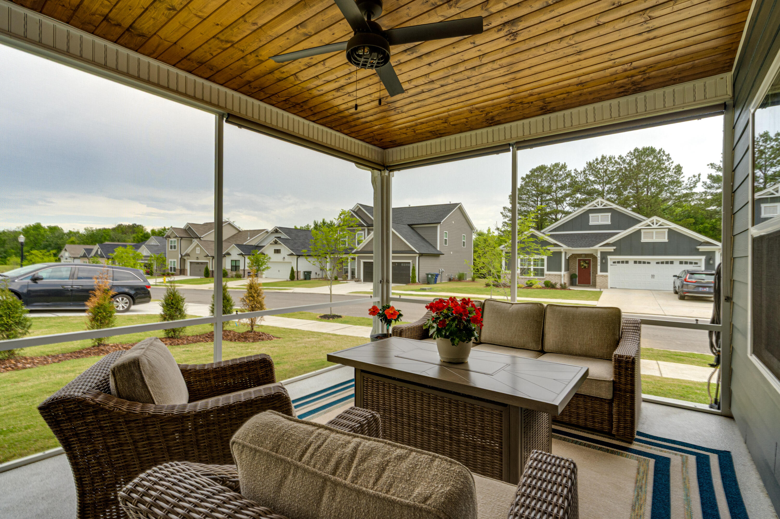 662 Sliding Home Run Chattanooga, TN 37421 - Photo 32 of 43 Enclosed Back Patio