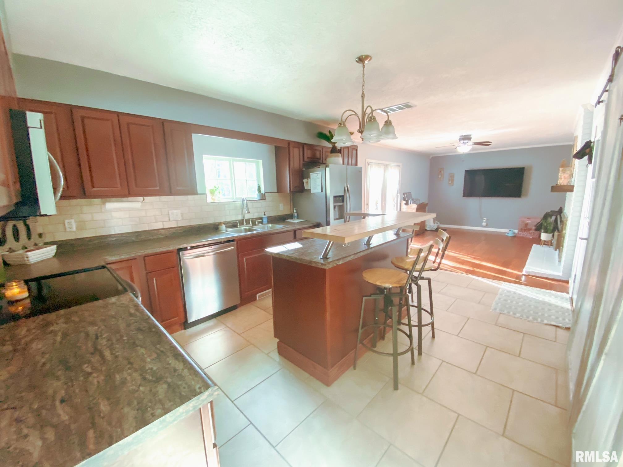52 Woods Mill Road Sherman, IL 62684 - Photo 4 of 24 Gallery Image 4