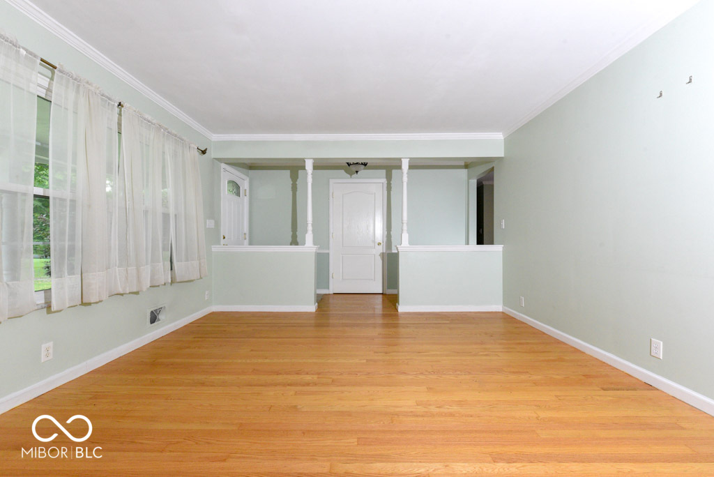 6217 Graham Road Indianapolis, IN 46220 - Photo 4 of 51