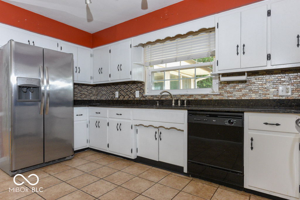 6217 Graham Road Indianapolis, IN 46220 - Photo 6 of 51