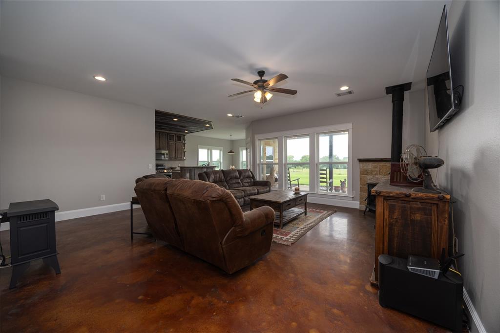 191 Bell Road Van Alstyne, TX 75495 - Photo 14 of 40