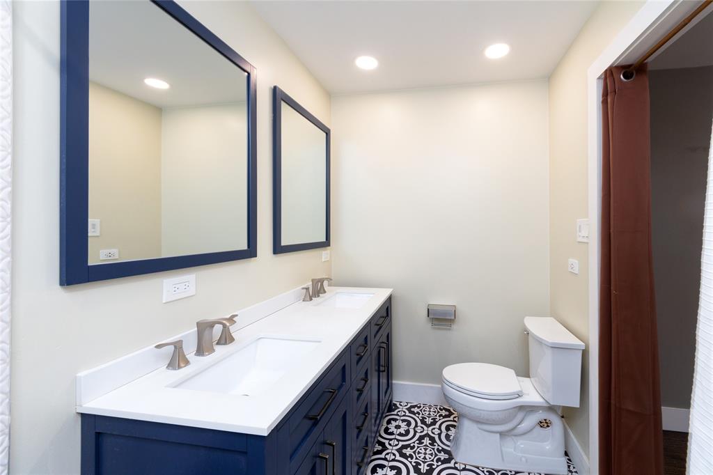 3217 Cedarcroft Lane Dallas, TX 75233 - Photo 19 of 27 Dual sinks