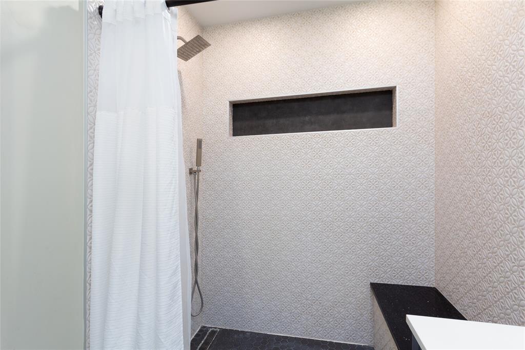 3217 Cedarcroft Lane Dallas, TX 75233 - Photo 20 of 27 Seating area in shower