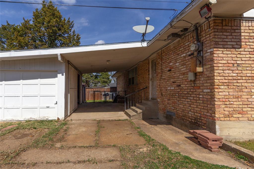 3217 Cedarcroft Lane Dallas, TX 75233 - Photo 25 of 27 Carport