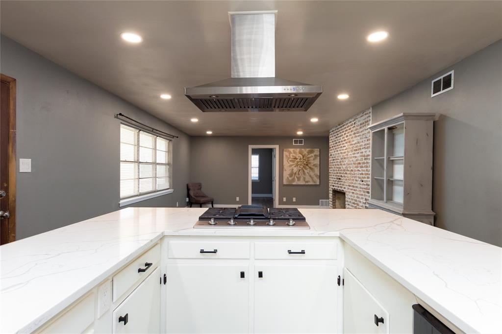 3217 Cedarcroft Lane Dallas, TX 75233 - Photo 9 of 27 Vented hood