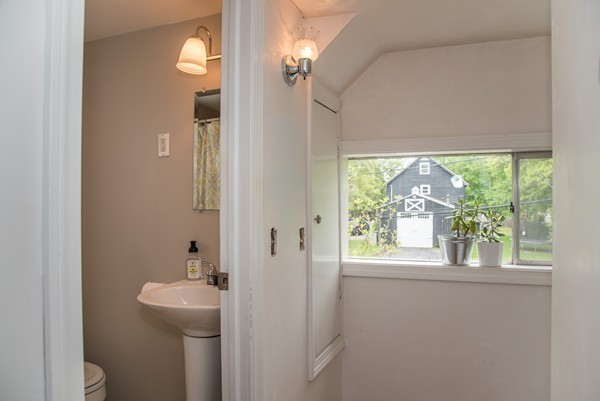 38 Summit Road Saugus, MA 01906 - Photo 14 of 21 Gallery Image 14