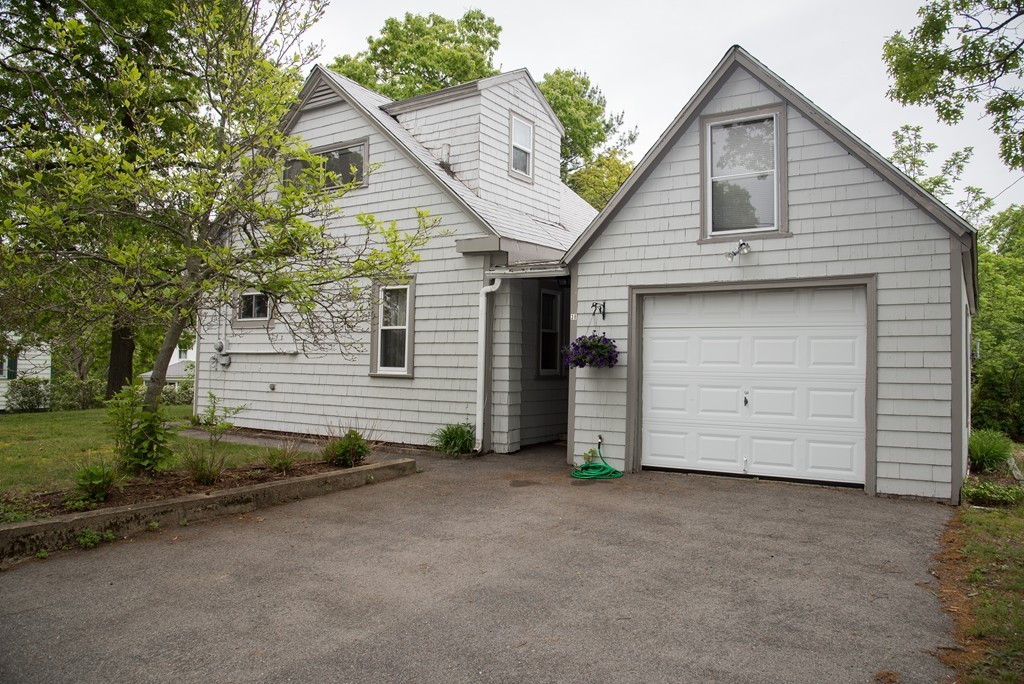 38 Summit Road Saugus, MA 01906 - Photo 2 of 21 Gallery Image 2