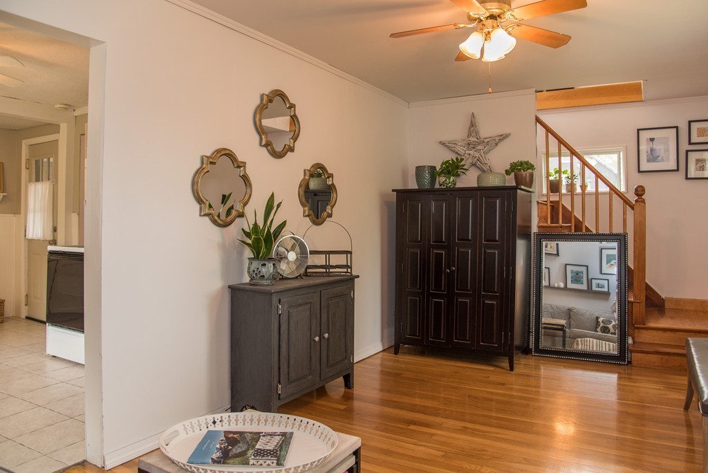 38 Summit Road Saugus, MA 01906 - Photo 3 of 21 Gallery Image 3