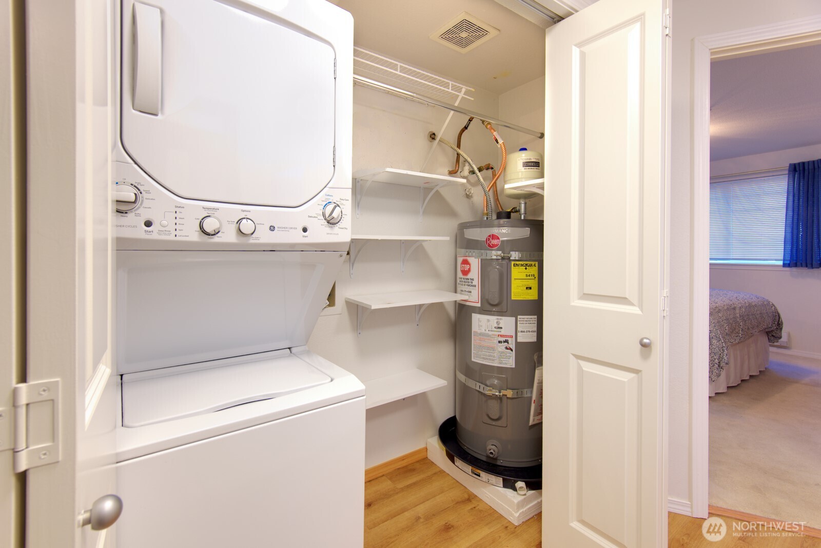 11527 Highway 99, Unit C102 Everett, WA 98204 - Photo 11 of 15 a utility room with dryer and washer