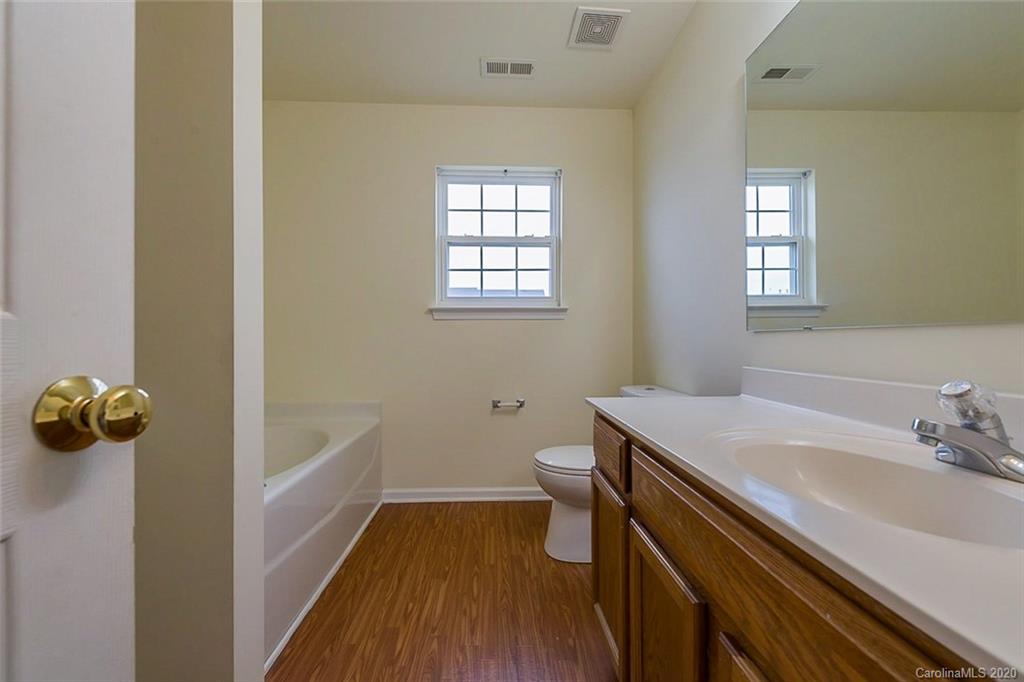 4444 Mariannes Ridge Road Charlotte, NC 28273 - Photo 4 of 17 Gallery Image 4