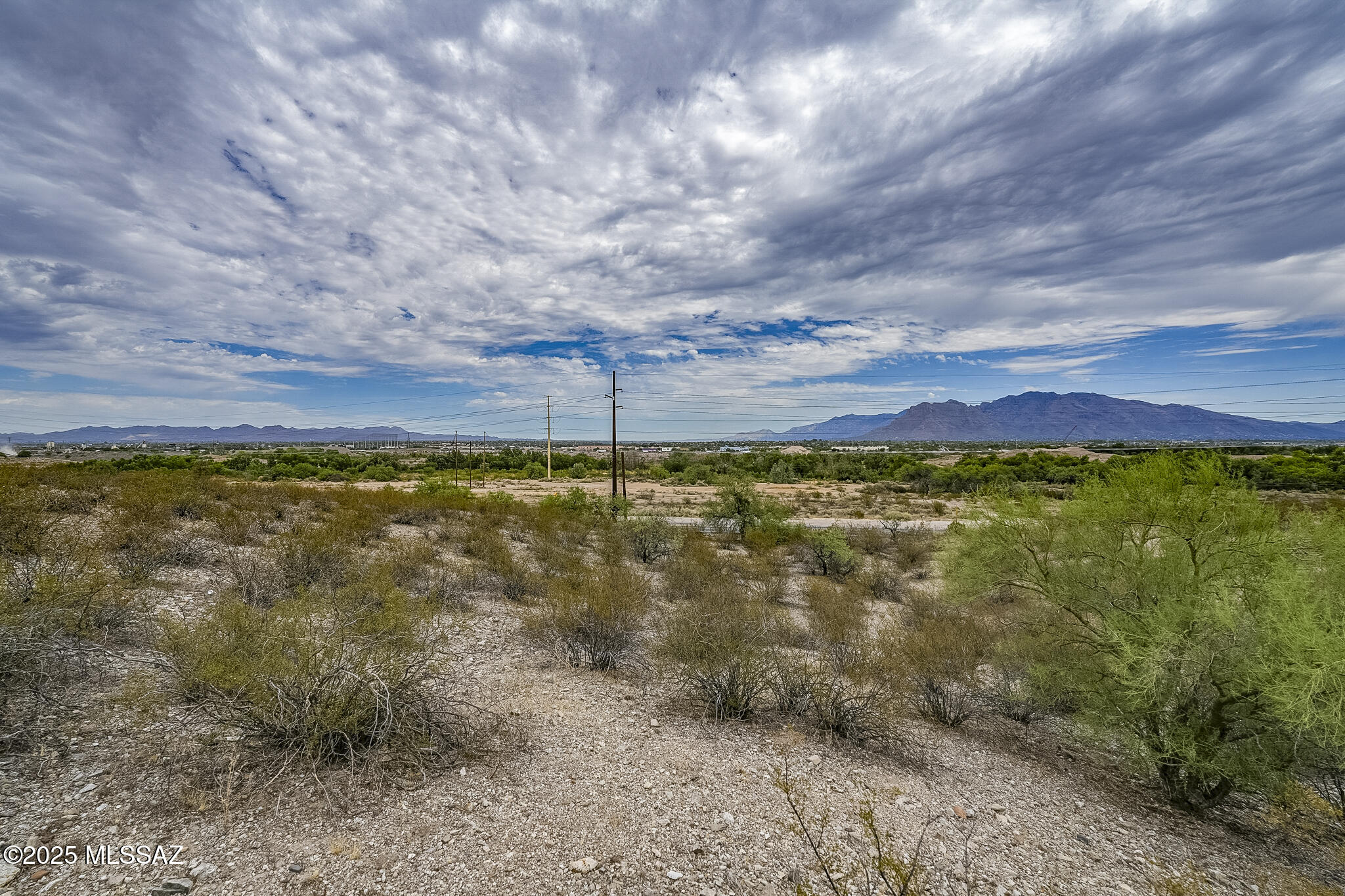 5735 North Silverbell Road Tucson, AZ 85743 - Photo 3 of 13 Gallery Image 3