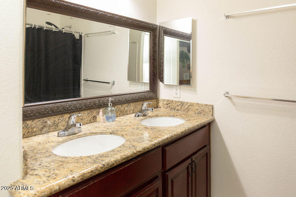 546 South Ellsworth Road Mesa, AZ 85208 - Photo 15 of 52 Dual Sinks
