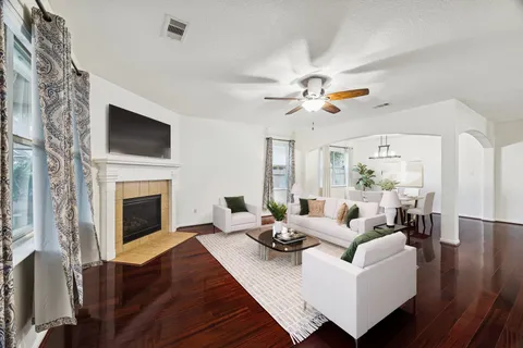 $409,900 | 191 Maple Grove Drive, Conroe, TX 77384