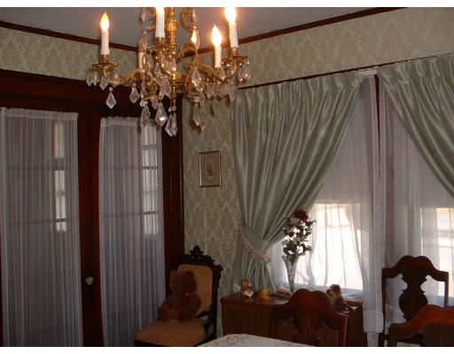 976 Walnut Street Newton, MA 02459 - Photo 4 of 12 Gallery Image 4