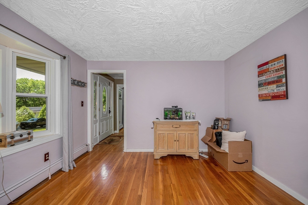 49 Countryside Road Grafton, MA 01536 - Photo 4 of 36