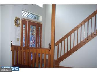 152 Crossing Way Clementon, NJ 08021 - Photo 3 of 12 Foyer