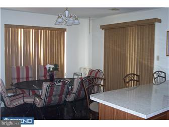 152 Crossing Way Clementon, NJ 08021 - Photo 5 of 12 Kitchen