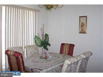 152 Crossing Way Clementon, NJ 08021 - Photo 7 of 12 Dining Room