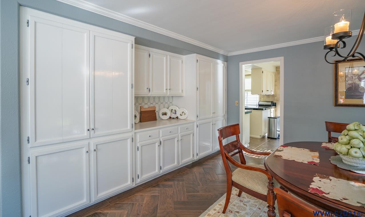 4334 Lone Oak Road Southeast Salem, OR 97302 - Photo 11 of 42 Gallery Image 11