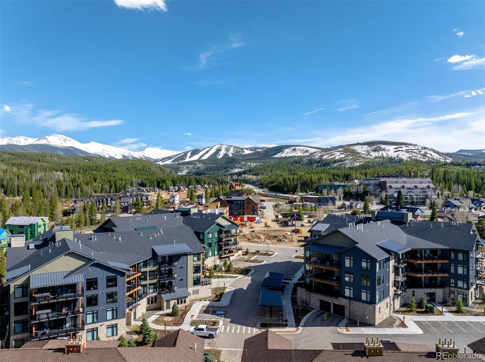 144 Ski Idlewild Road, Unit 3201 Winter Park, CO 80482 - Photo 37 of 39 a view of a town with big houses