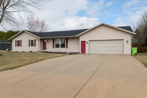 $394,900 | 204 South 7th Avenue, St. Nazianz, WI 54232