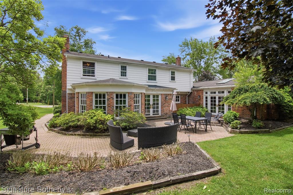 4784 Walnut Lake Road Bloomfield Hills, MI 48301 - Photo 15 of 17