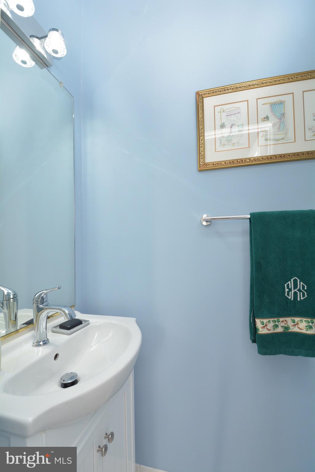 8361 Regal Oak Court Springfield, VA 22152 - Photo 19 of 43 Half bath on the main near foyer