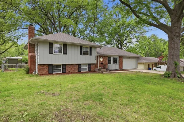 $321,900 | 6316 Hedges Avenue, Raytown, MO 64133