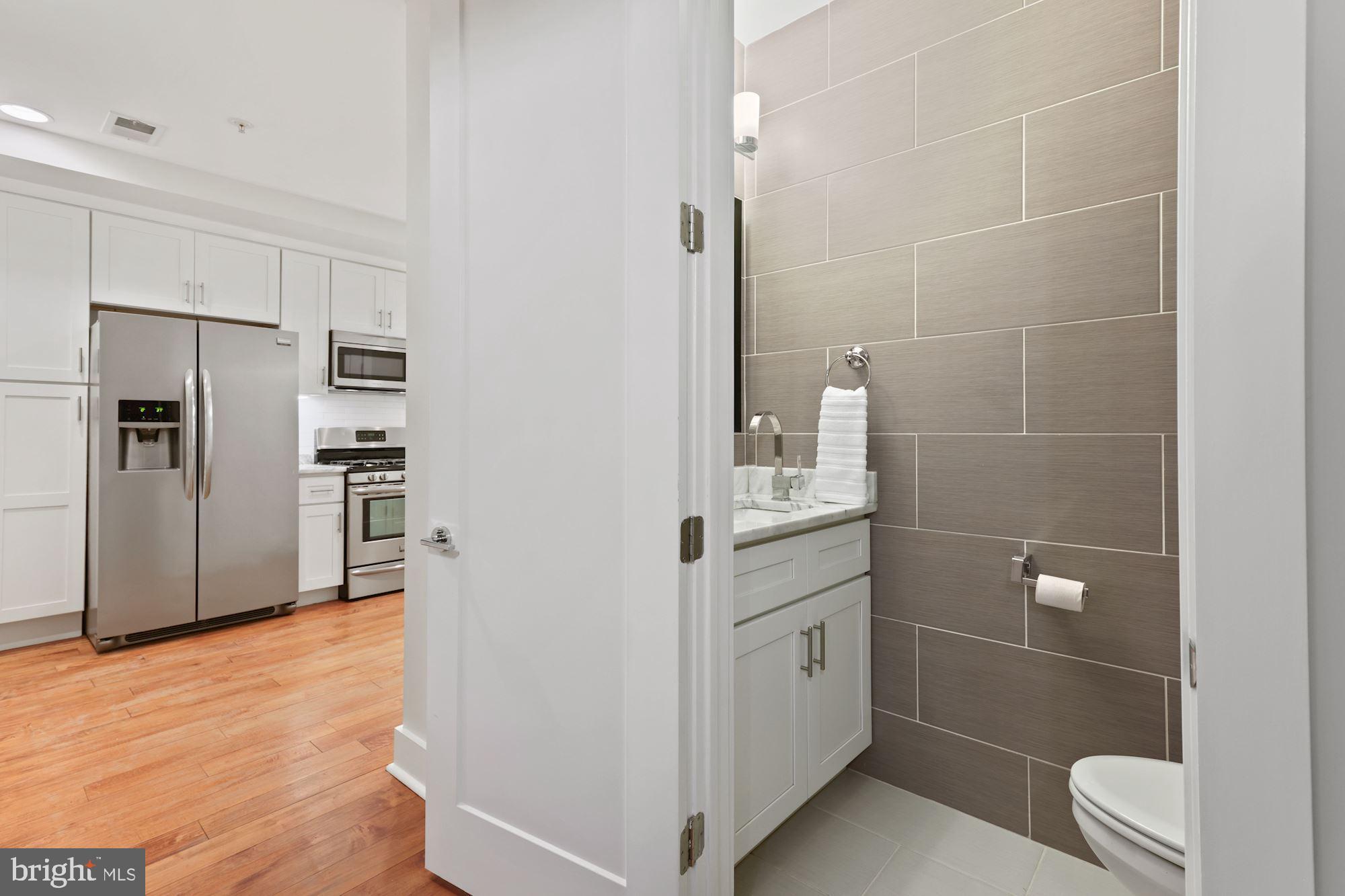 2140 Wisconsin Avenue Northwest, Unit 1 Washington, DC 20007 - Photo 5 of 31 Powder Room