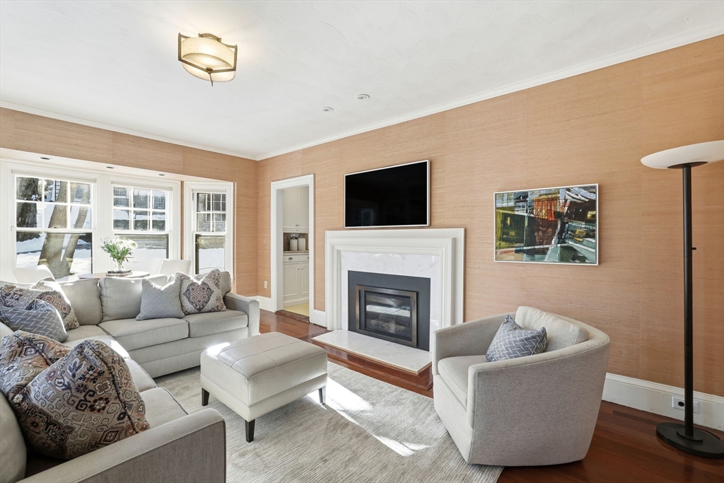 43 Druce Street Brookline, MA 02445 - Photo 4 of 23