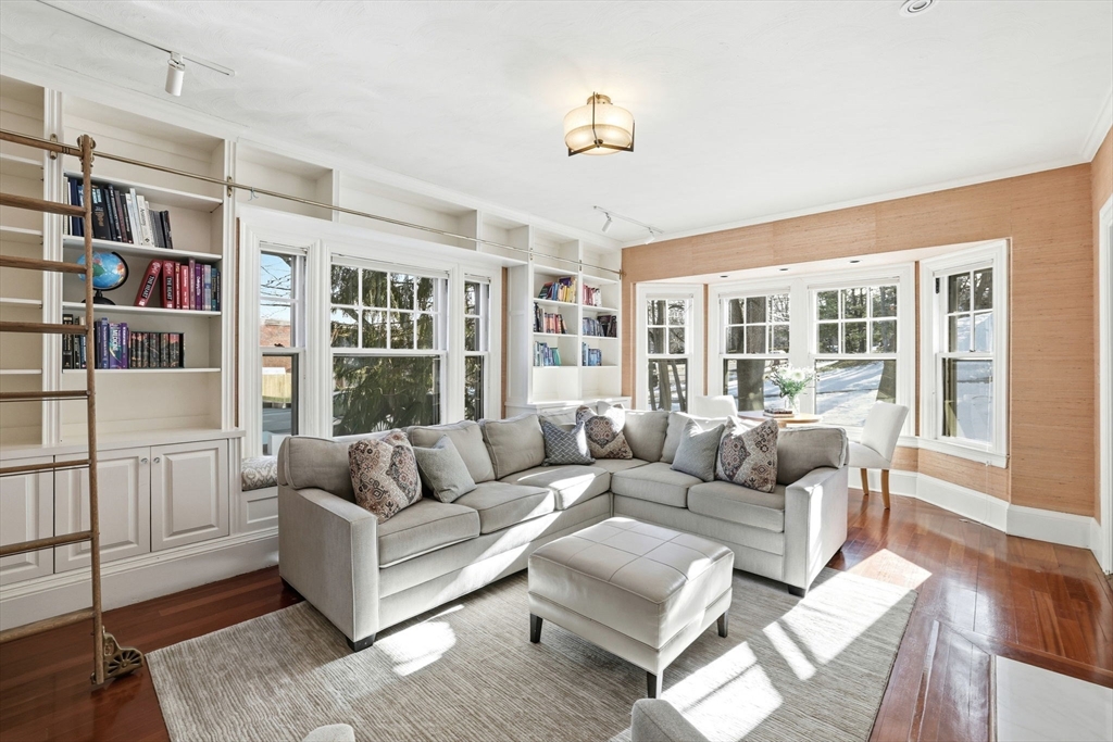 43 Druce Street Brookline, MA 02445 - Photo 5 of 23