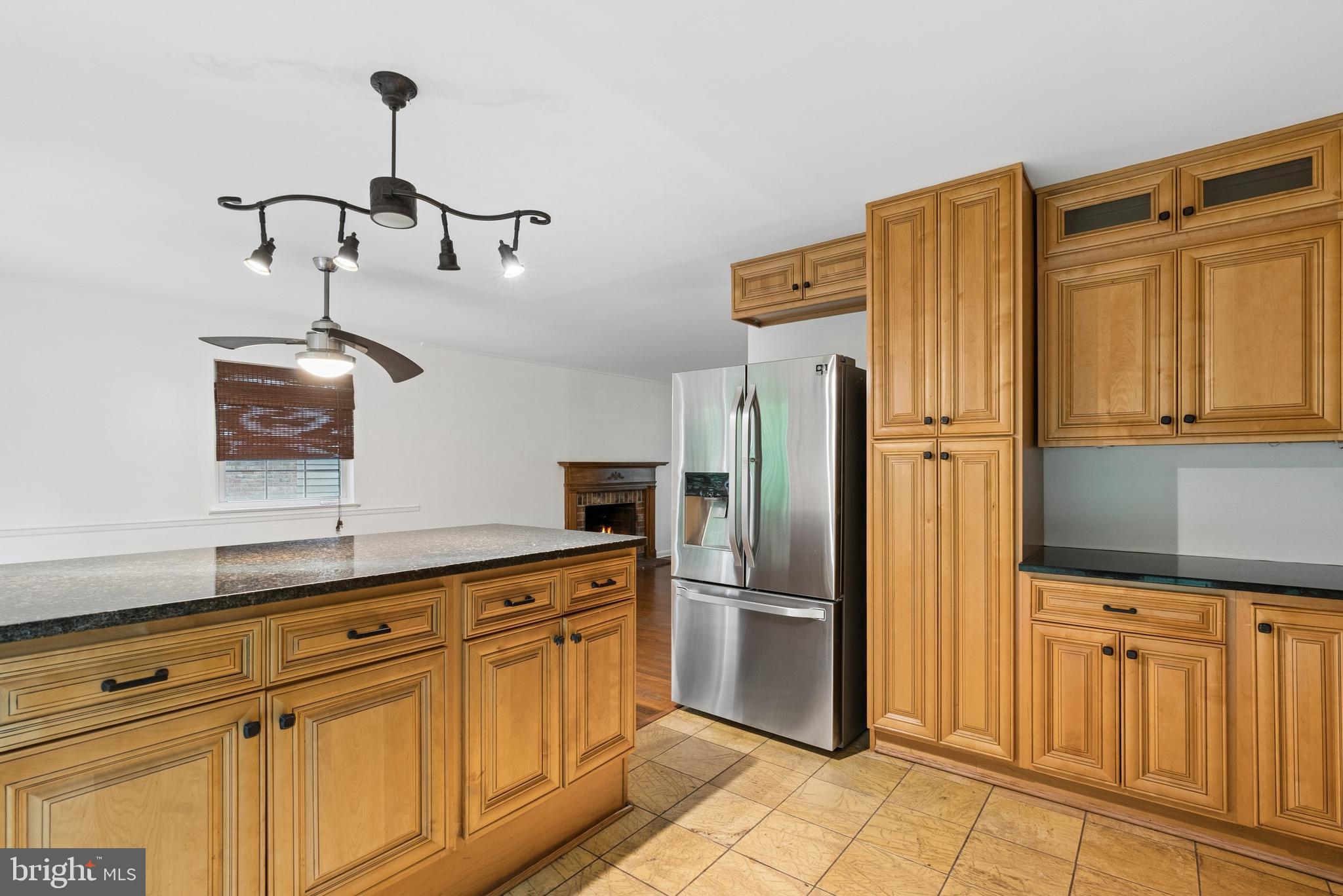 404 Crosby Road Baltimore, MD 21228 - Photo 7 of 26