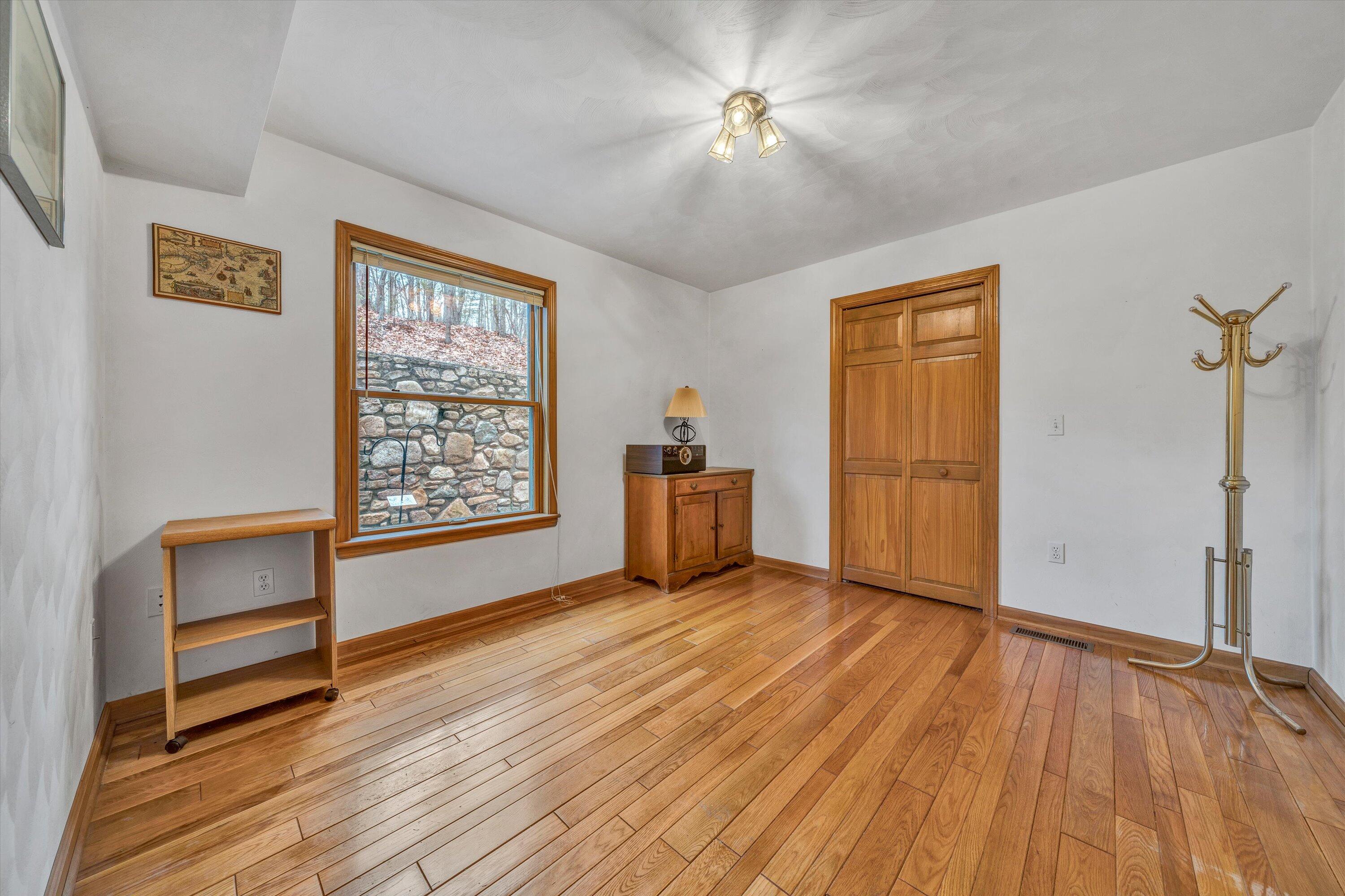 5414 Grandin Rd Extension Roanoke, VA 24018 - Photo 15 of 35 15-DSC00325