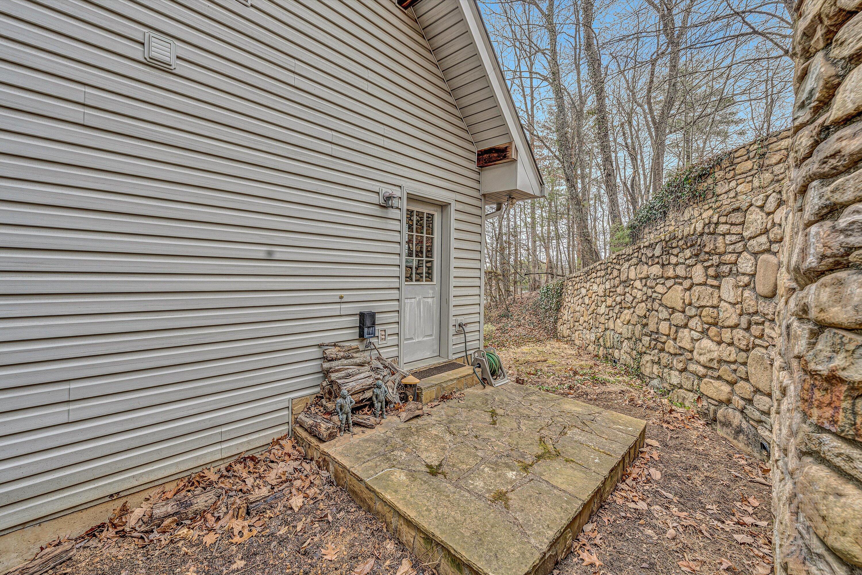 5414 Grandin Rd Extension Roanoke, VA 24018 - Photo 23 of 35 23-DSC00349