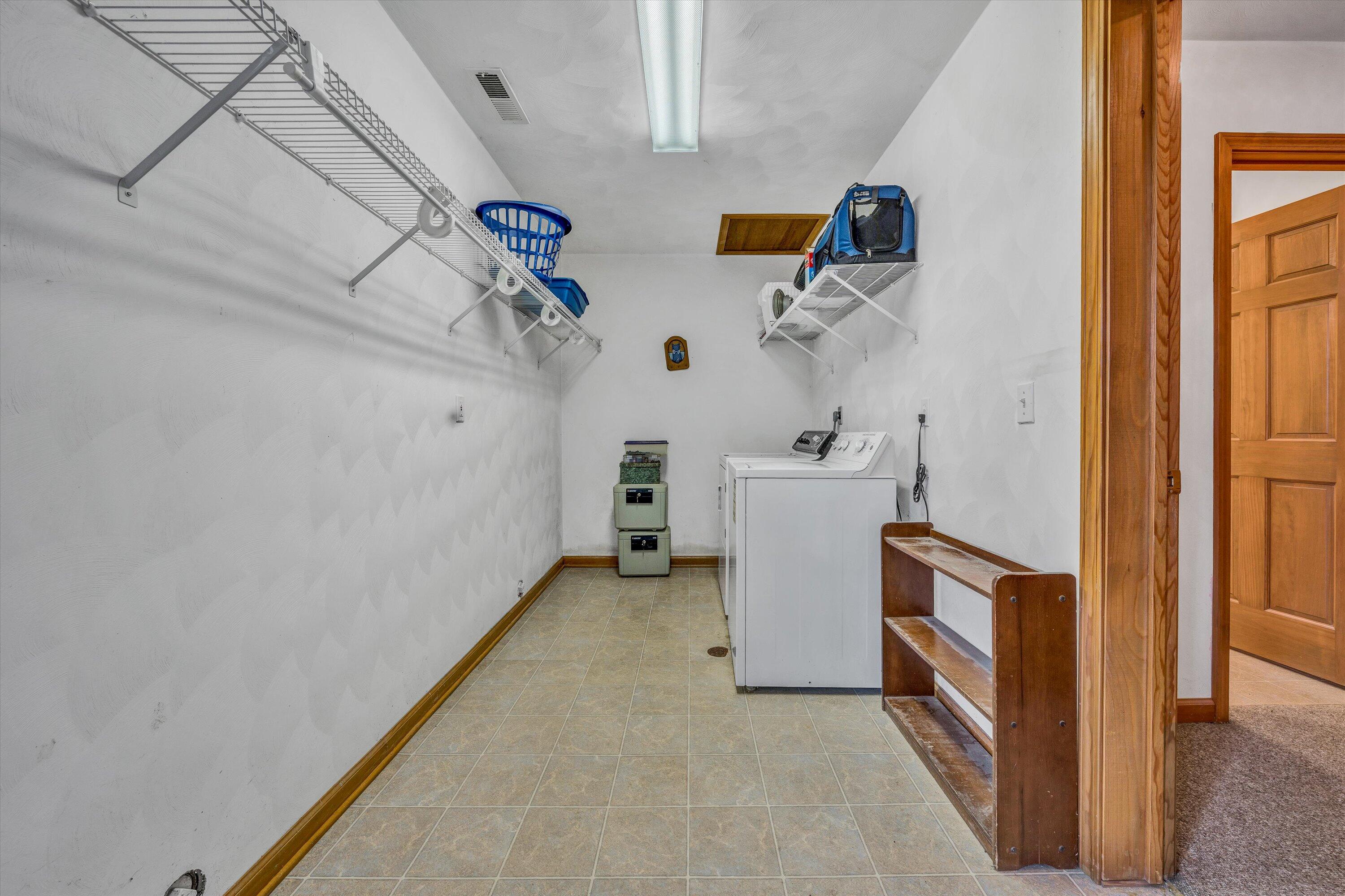 5414 Grandin Rd Extension Roanoke, VA 24018 - Photo 32 of 35 32-DSC00376